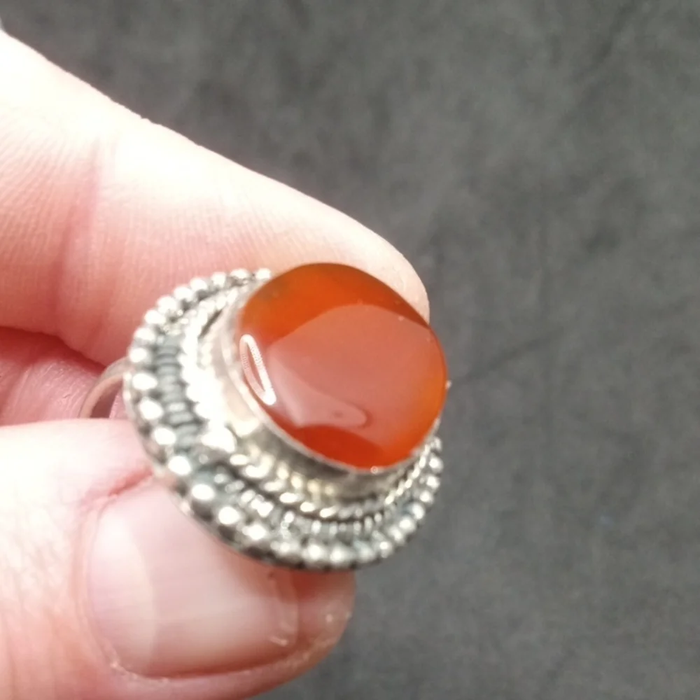 Elegant Silver and Red Gemstone Ring - Picture 7 of 10